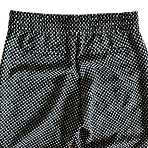 Ann Taylor Black and White Plaid Pull on Tie Waist Cropped Pants Size 4 - Picture 3 of 7